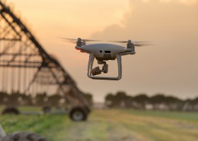 Dron - nowoczesny pomocnik rolnika