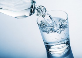 Dziś Światowy Dzień Wody - Poznajmy prawdy i mity na temat picia wody
