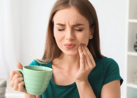 Jak usunąć nadwrażliwość zębów?